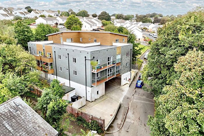2 Bedroom Flat For Sale In Hillside Road, Falmouth, TR11