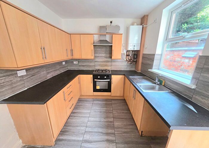 4 Bedroom Terraced House To Rent In Dulverton Road, Leicester, LE3