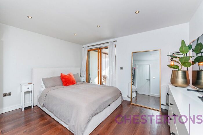3 Bedroom Flat To Rent In Cygnet House, Woodland Crescent, SE10