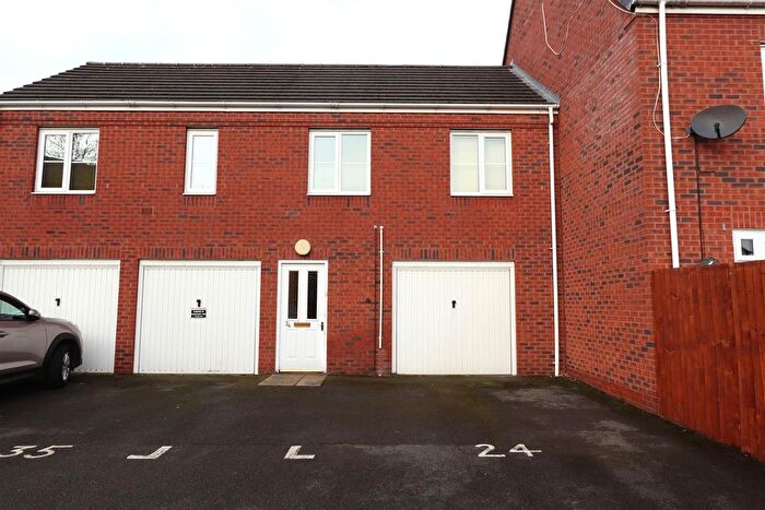 2 Bedroom Flat To Rent In Russell Street, Willenhall, WV13