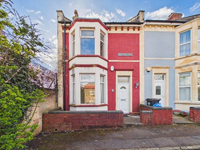 2 Bedroom End Of Terrace House For Sale In Napier Street, Bristol, BS5
