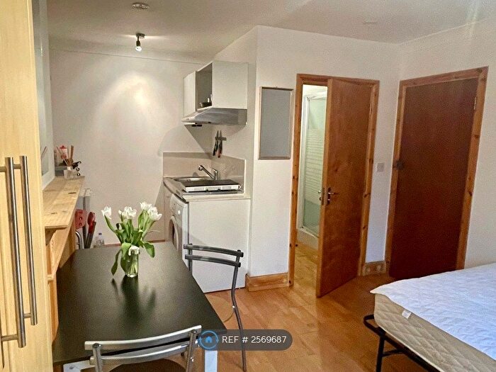 Studio To Rent In Hoylake Road, London, W3