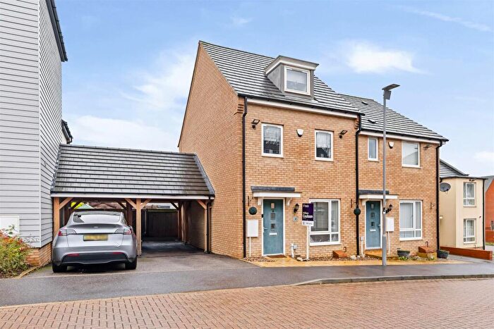 3 Bedroom Semi Detached House For Sale In Carora Crescent, Whitehouse, Milton Keynes, MK8