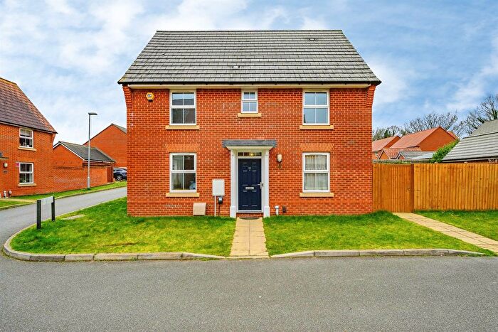 3 Bedroom Semi Detached House For Sale In Camberwell Place, Hemel Hempstead, HP2