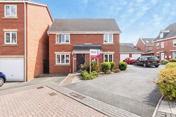 4 Bedroom Detached House For Sale In Rivendale, Leeds, LS10