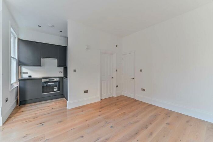 2 Bedroom Flat To Rent In Waldegrave Road, London, , Crystal Palace, London, SE19