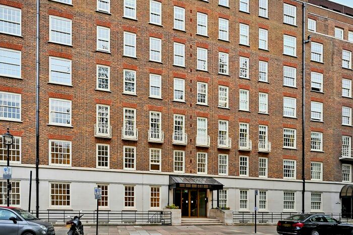 3 Bedroom Flat To Rent In Lowndes Square, London, SW1X