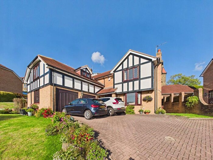 5 Bedroom Detached House For Sale In Stonegate, Bingley, BD16
