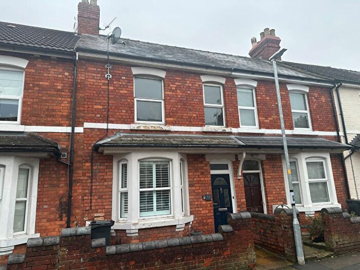 3 Bedroom Terraced House To Rent In Kent Road, Old Town, SN1