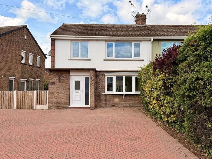 3 Bedroom Semi-Detached House To Rent In Vine Road, Tickhill, DN11