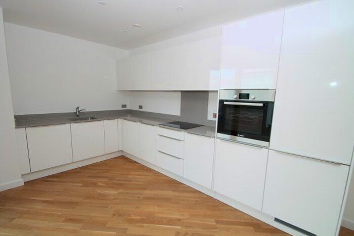 2 Bedroom Flat To Rent In St. Marks Square, Bromley, BR2
