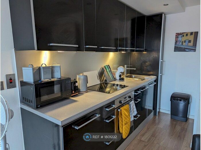 2 Bedroom Flat To Rent In Wellington Street, Leeds, LS1