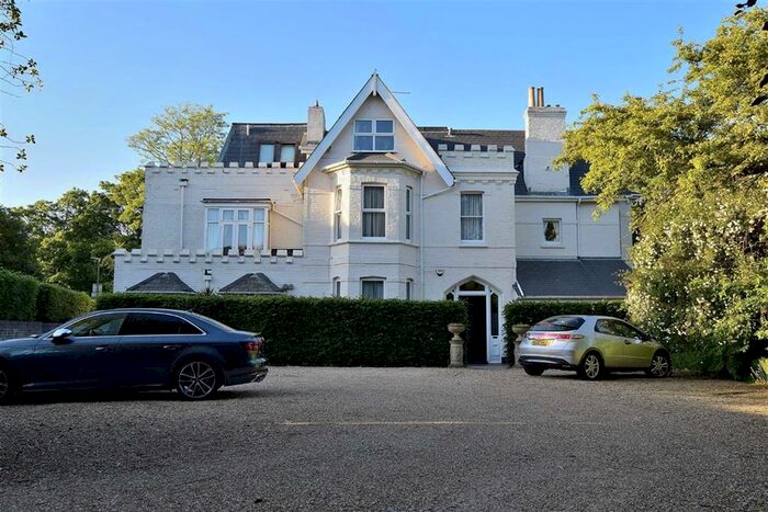 1 Bedroom Flat To Rent In Dean Park Road, Bournemouth BH1