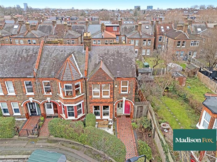 2 Bedroom Apartment To Rent In Hitcham Road, Walthamstow, London, E17