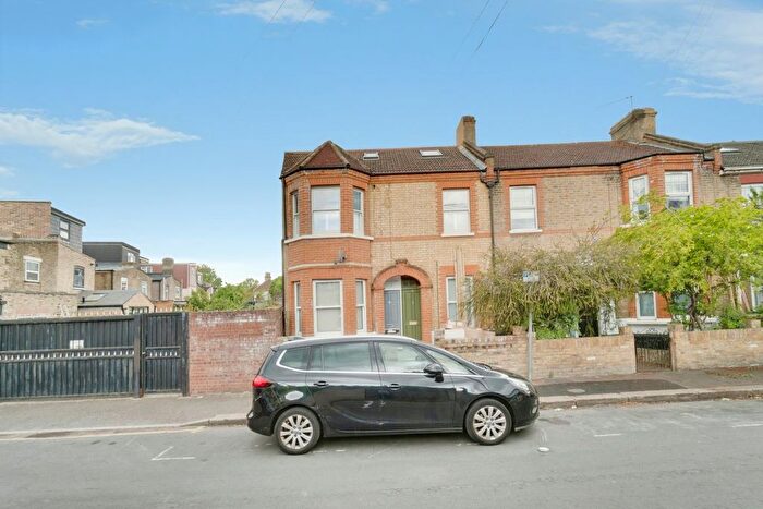 Studio For Sale In Helena Road, London, E17