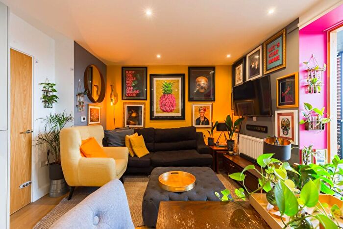 1 Bedroom Flat For Sale In Barry Blandford Way, Bow, London, E3