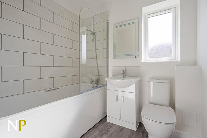 2 Bedroom Terraced Bungalow For Sale In José Powell Gardens, CO16