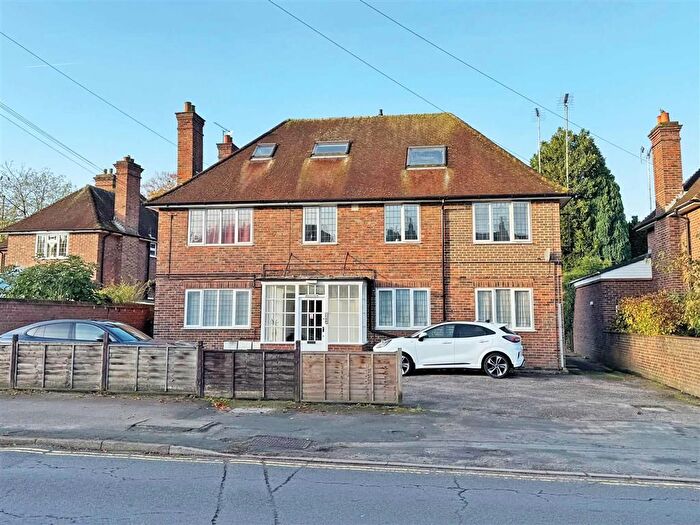 1 Bedroom Flat For Sale In Chobham Road, Woking, GU21