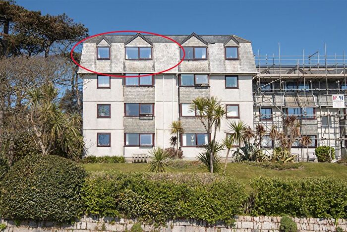 2 Bedroom Flat For Sale In Emslie Road, Falmouth, TR11