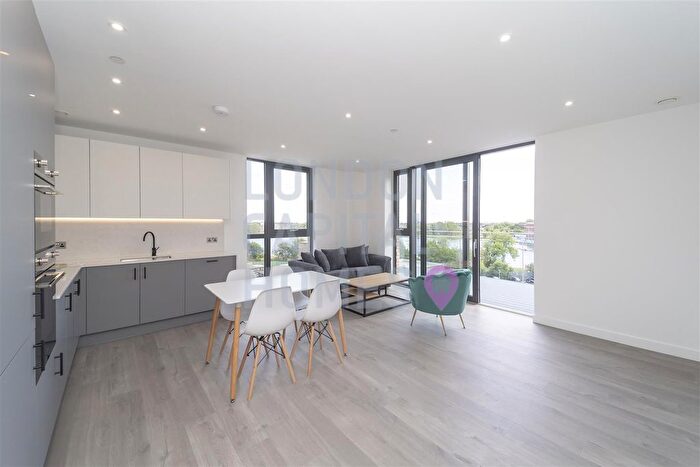 2 Bedroom Flat To Rent In Willowbrook House, Coster Avenue, London, N4