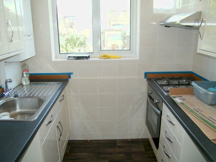 2 Bedroom Maisonette To Rent In Vale Drive, Davis Estate, Chatham, ME5