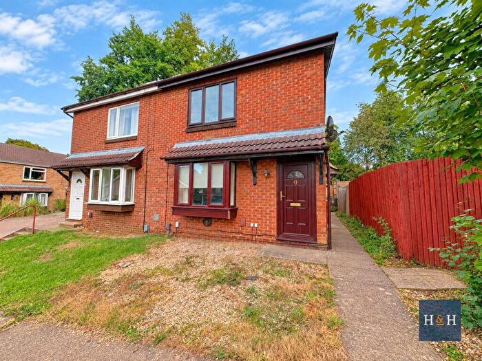 2 Bedroom Maisonette To Rent In Probyn Close, Southfields -, NN3