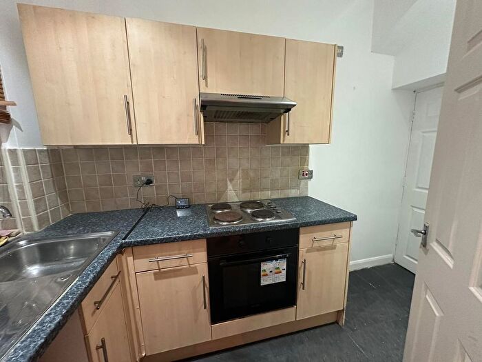 3 Bedroom Terraced House To Rent In Aviary Place, Leeds, West Yorkshire, LS12