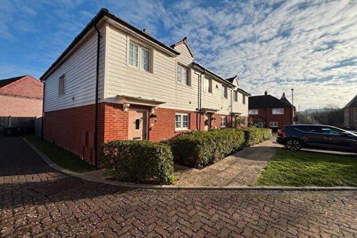 3 Bedroom Property To Rent In Herbert Close, Tonbridge, TN11