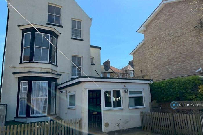1 Bedroom Flat To Rent In St. Mildreds Road, Ramsgate, CT11
