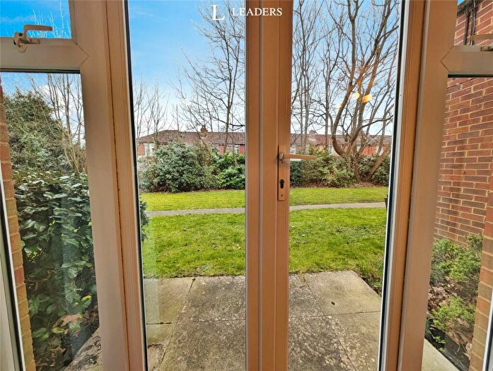 2 Bedroom Apartment For Sale In William Panter Court, Eastleigh, Hampshire, SO50