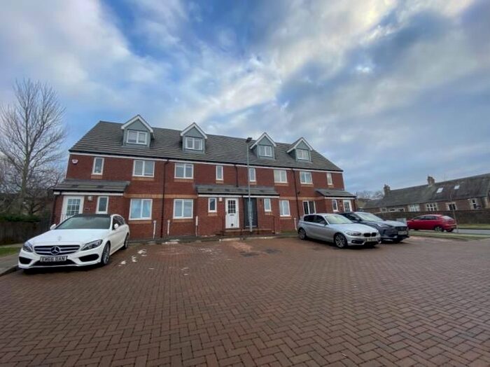 4 Bedroom Terraced House To Rent In Aspen Drive, Gorebridge, EH23