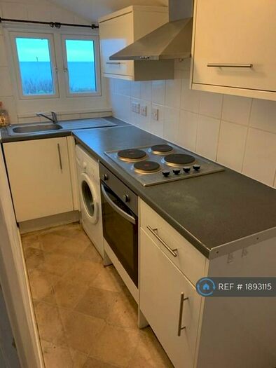 1 Bedroom Flat To Rent In Pelham Road, Seaford, BN25