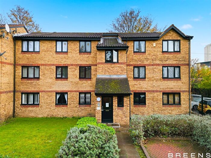 2 Bedroom Flat For Sale In Sawyer Close, London, N9