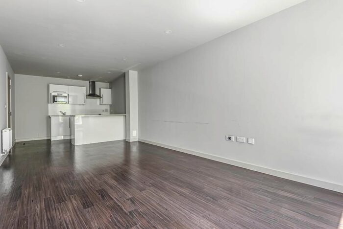 2 Bedroom Flat To Rent In Bracknell, Berkshire, RG12