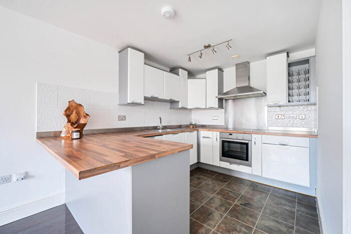 2 Bedroom Apartment To Rent In The Quarter, CH1