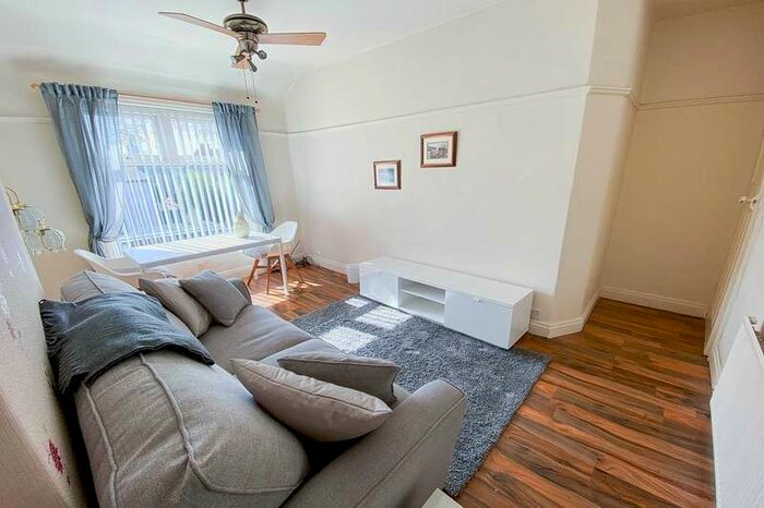 1 Bedroom Apartment To Rent In Flixton Road, Urmston, Manchester, M41