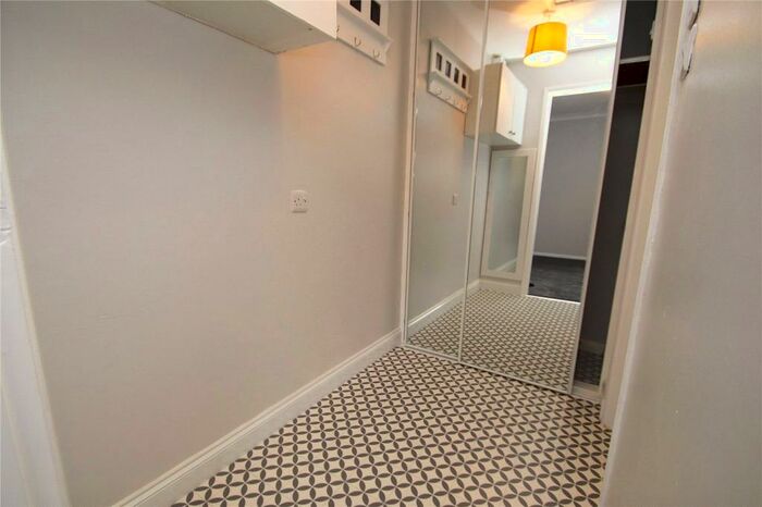 Apartment To Rent In Cheviot Way, Verwood, Dorset, BH31
