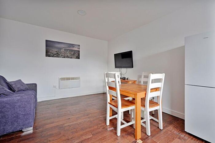 2 Bedroom Apartment To Rent In Flat A, Furnace Hill, Sheffield, S3