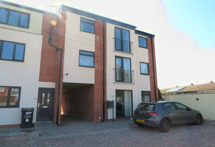 2 Bedroom Apartment To Rent In Haywards Close, Erdington, Birmingham, West Midlands, B23