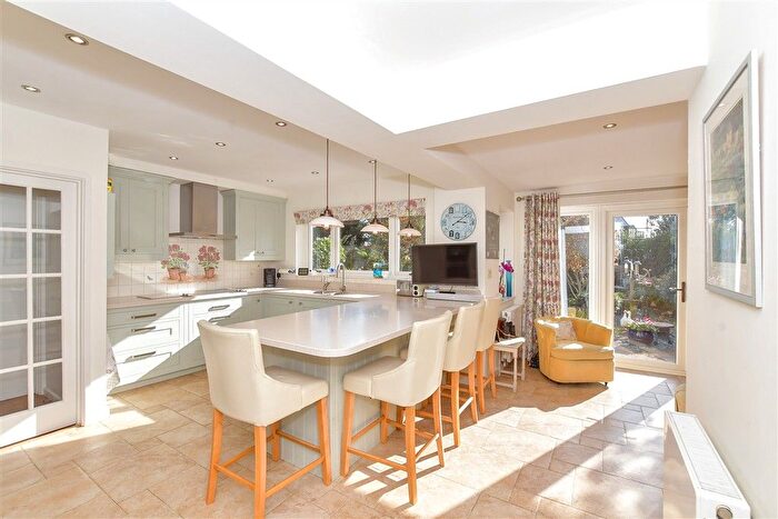 4 Bedroom Detached House For Sale In Bacon Lane, Hayling Island, Hampshire, PO11