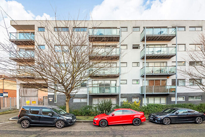 2 Bedroom Apartment To Rent In Varcoe Rd, Bermondsey, SE16