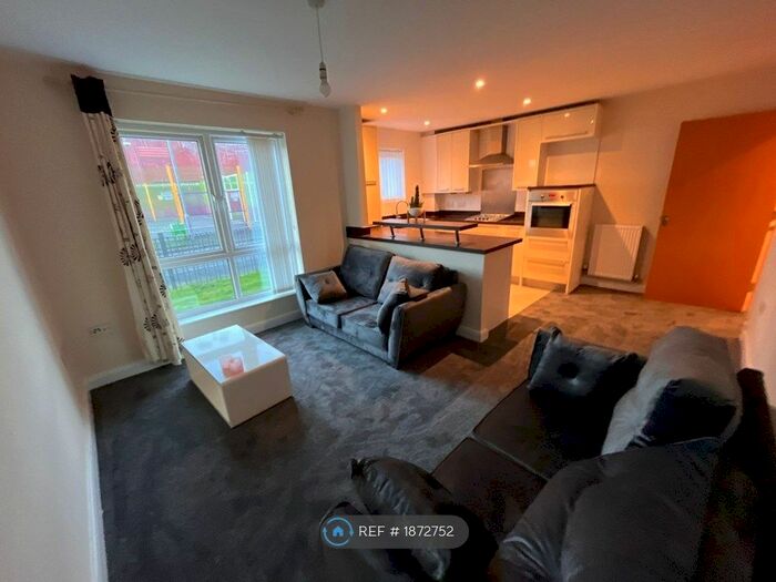 2 Bedroom Flat To Rent In Russell Court, Preston, PR1