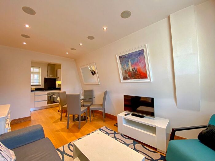 2 Bedroom Flat To Rent In Durweston Street, London, W1H