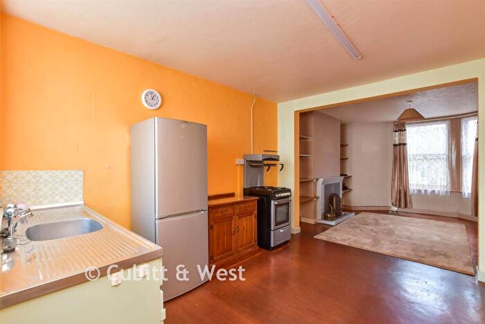 4 Bedroom Semi-Detached House For Sale In Hartington Road, Brighton, East Sussex, BN2