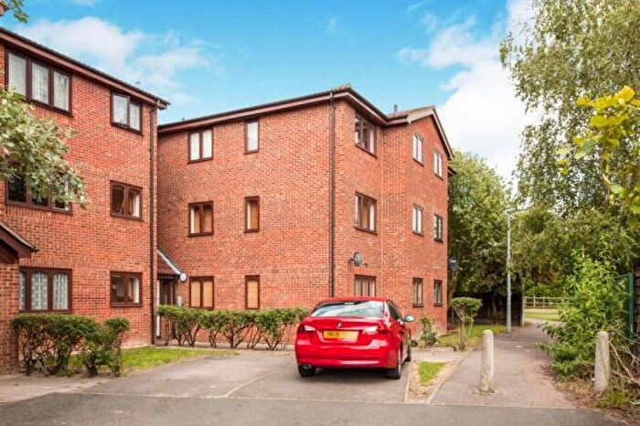 2 Bedroom Flat To Rent In Speedwell Close, CB1