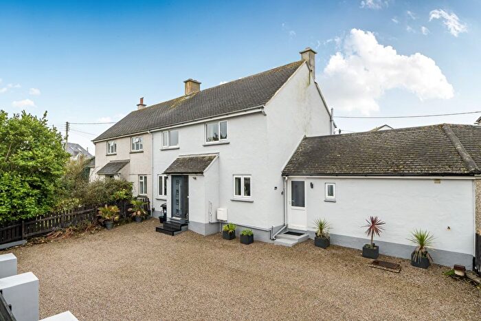 4 Bedroom Semi Detached House For Sale In Hayle, Well Presented Modern Home, TR27