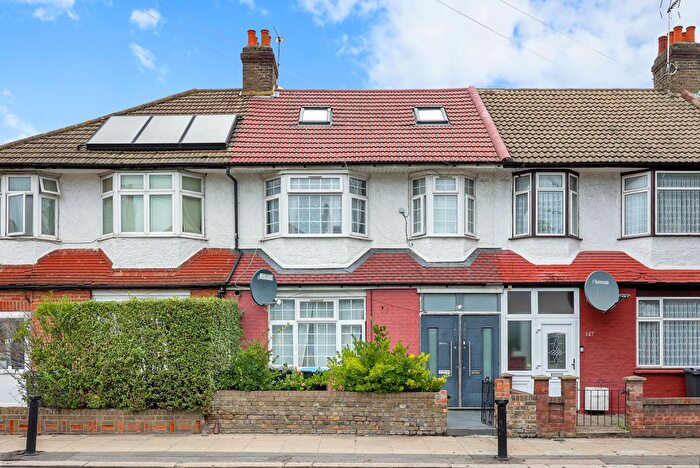 2 Bedroom Flat For Sale In Tottenhall Road, N13