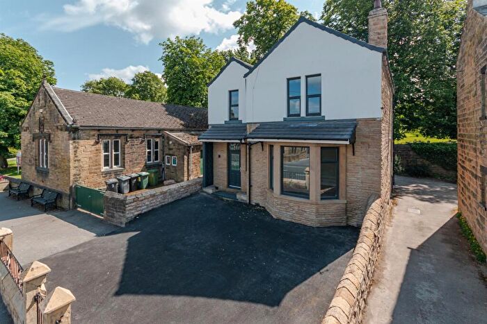 4 Bedroom Detached House For Sale In Church Street, Gildersome, Morley, LS27