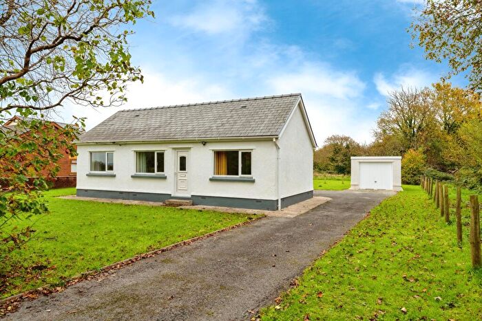 2 Bedroom Detached House For Sale In Station Road, Grovesend, Swansea, SA4