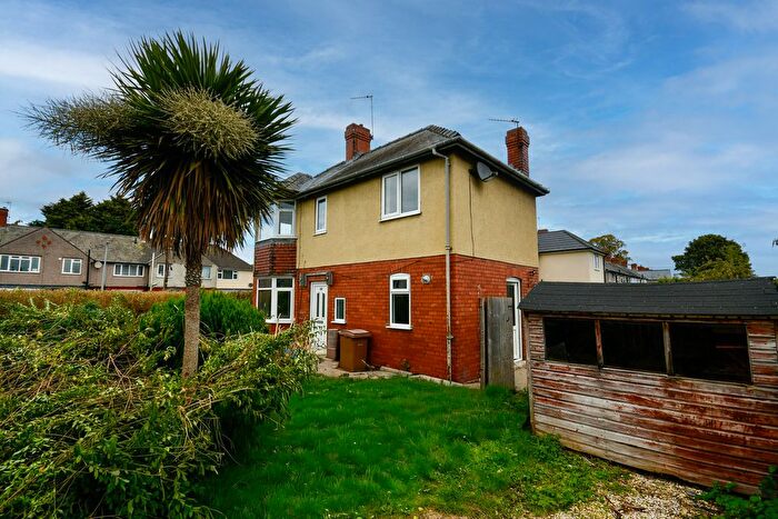 3 Bedroom Semi-detached House For Sale In Lime Tree Avenue, Goole, DN14